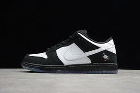 NK SB Dunk Low Panda Pigeon (Special Box)