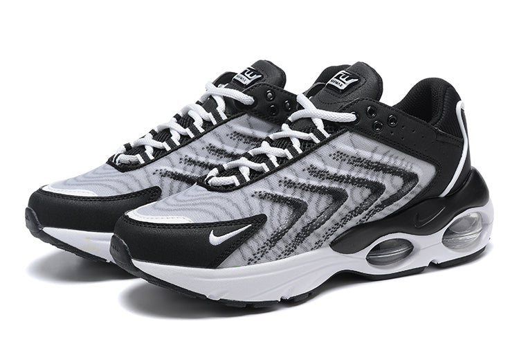 TÊNIS NIKE AIR MAX TW BLACK WHITE