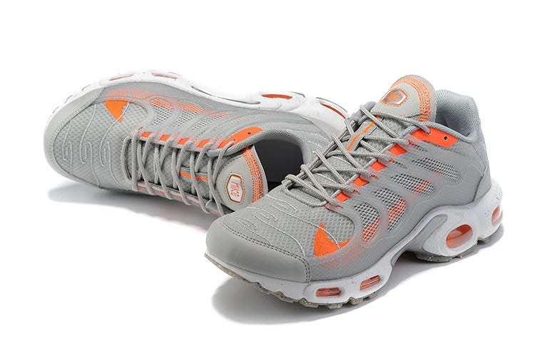 TÊNIS NIKE AIR MAX TERRASCAPE PLUS GRAY ORANGE