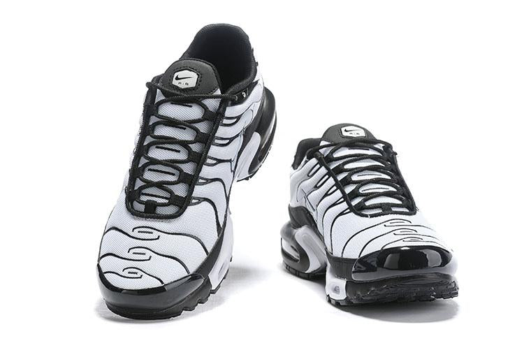 TÊNIS NIKE AIR MAX PLUS TN OREO WHITE