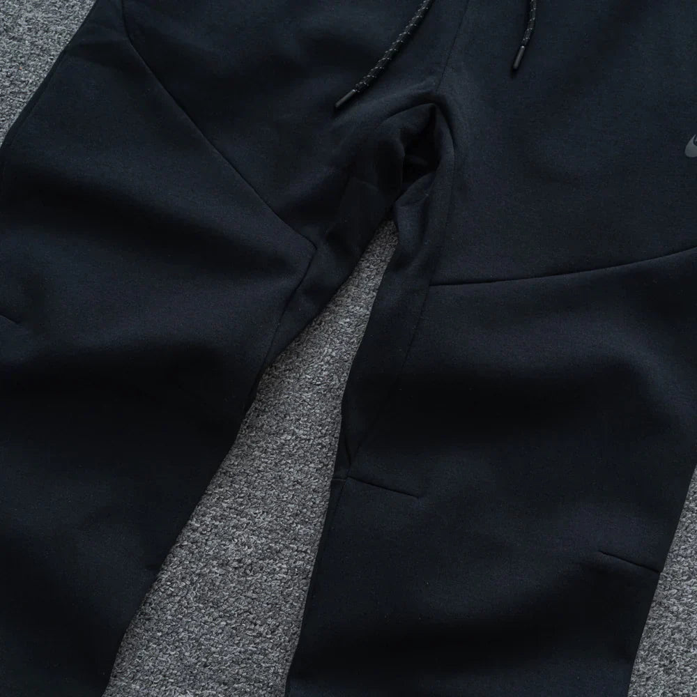 Conjunto NK Tech Fleece