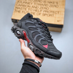 TÊNIS NIKE AIR MAX TERRASCAPE PLUS BLACK RED